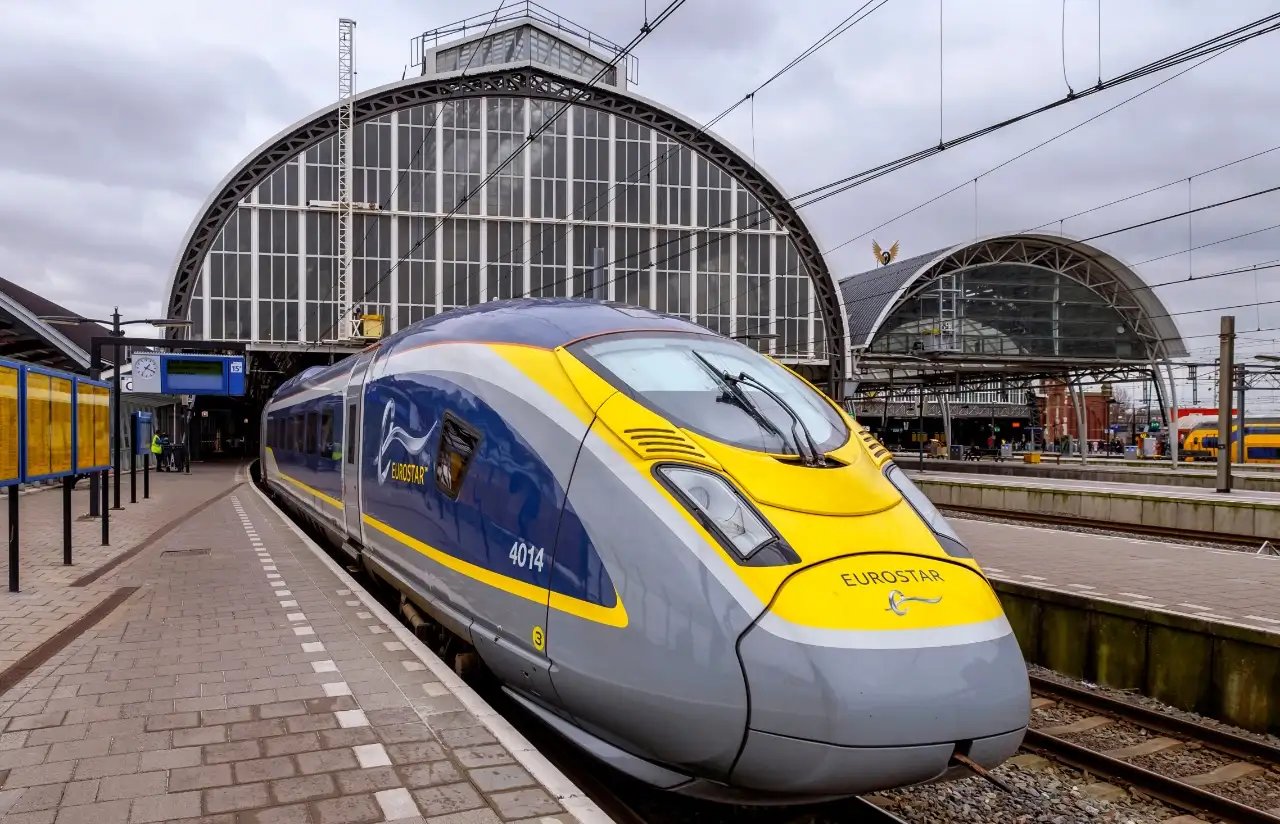 eurostar at amsterdam cs